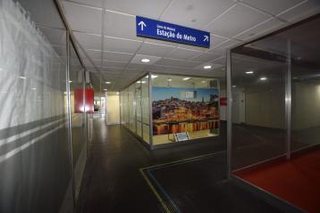 Destaque Empresarial no Porto: Arrende a Loja 28 no Centro Comercial Sírius - Image# 1